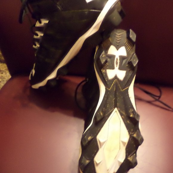 UNDER ARMOUR CLEATS - Black with White Accents - Size: 11.5  Excellent